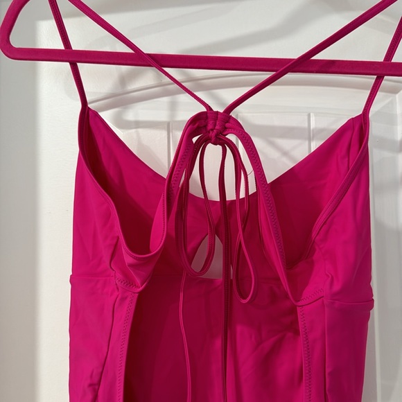 Summersalt The Swan Dive one piece swimsuit so 12 reg ♥️lava & hibiscus 💓 - Picture 6 of 9